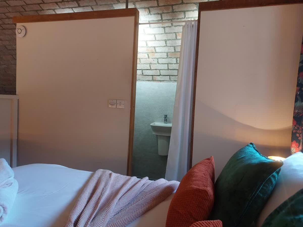 Converted Factory Loft Apartment Bristol Ngoại thất bức ảnh