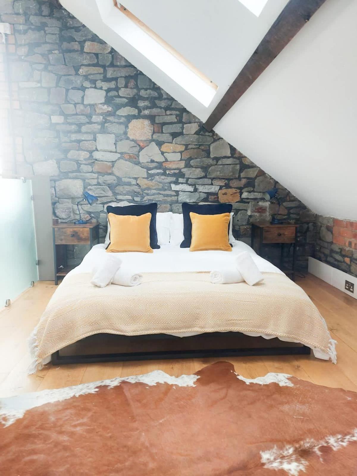 Converted Factory Loft Apartment Bristol Ngoại thất bức ảnh