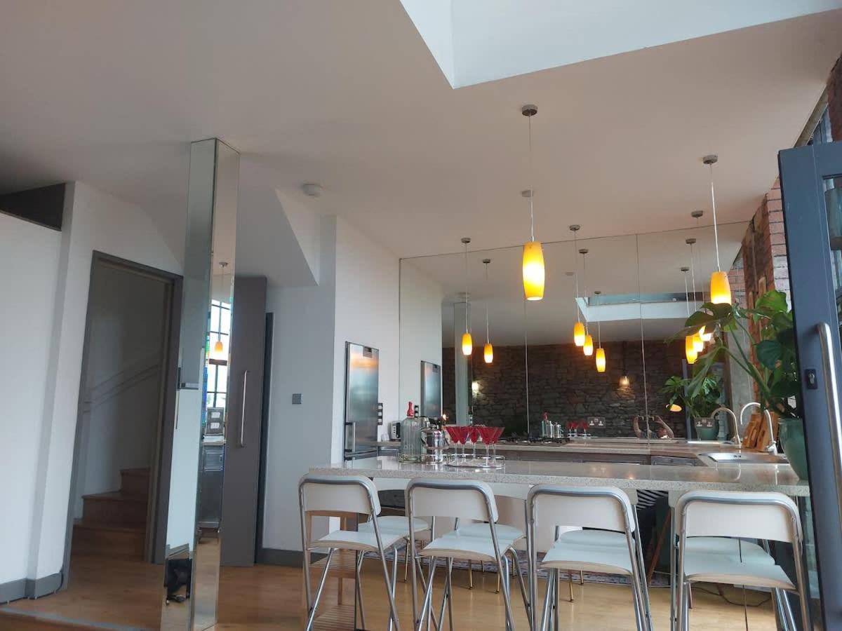 Converted Factory Loft Apartment Bristol Ngoại thất bức ảnh
